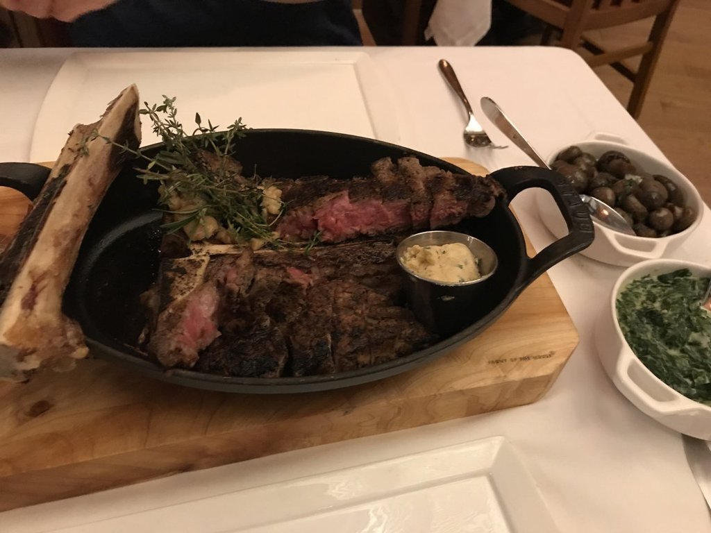 yachtsman steakhouse vs. le cellier