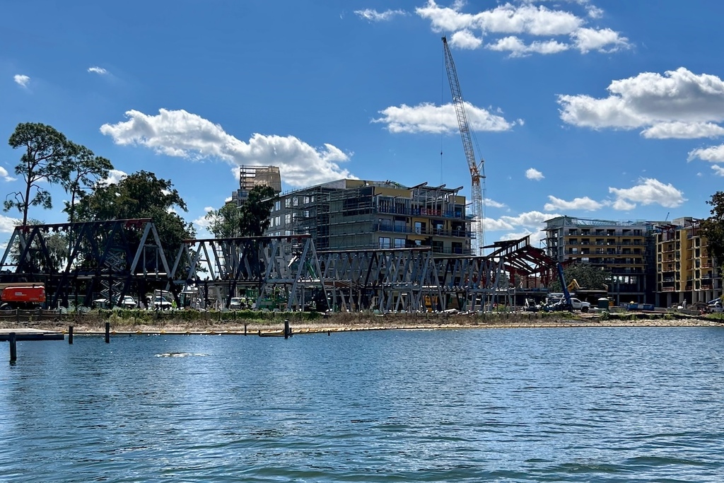 Disney-Lakeshore-Lodge-Construction-20251020e.jpg