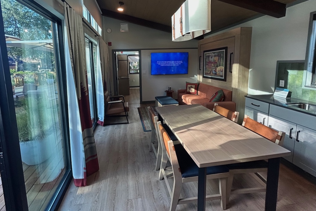-Disneys-Fort-Wilderness-Cabin-Living-Room-Reverse.jpg