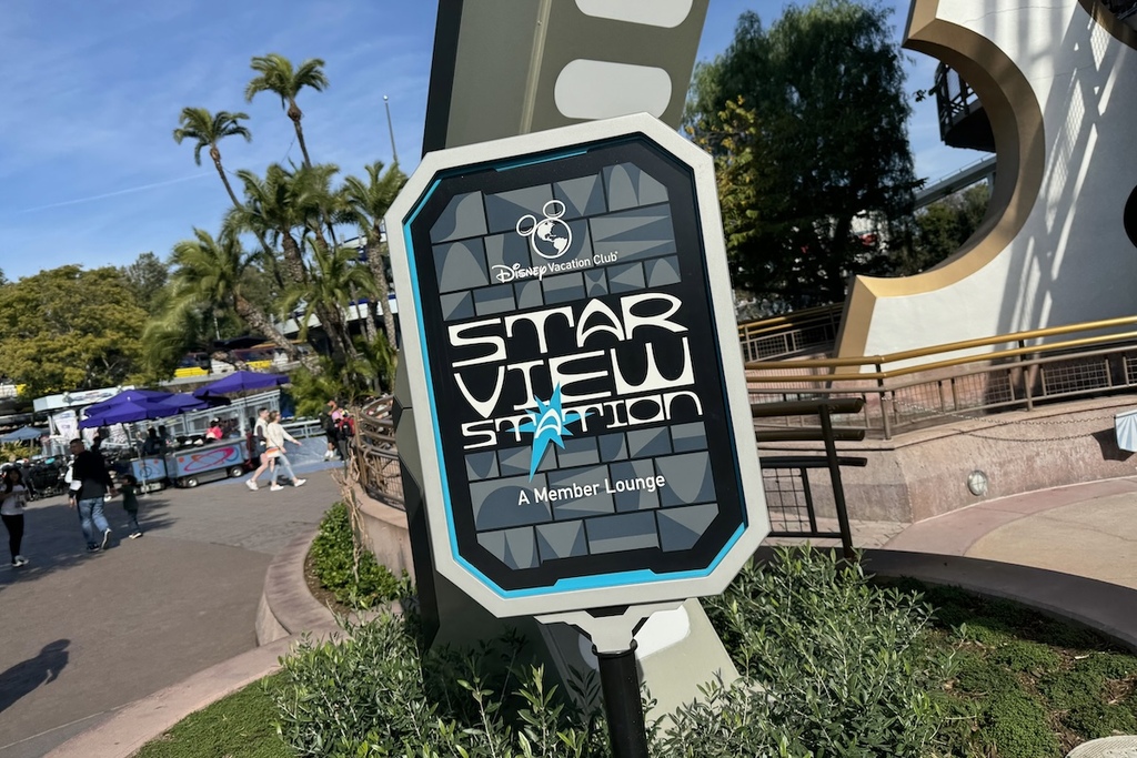 Star-View-Station-Disneyland-Sign.jpg