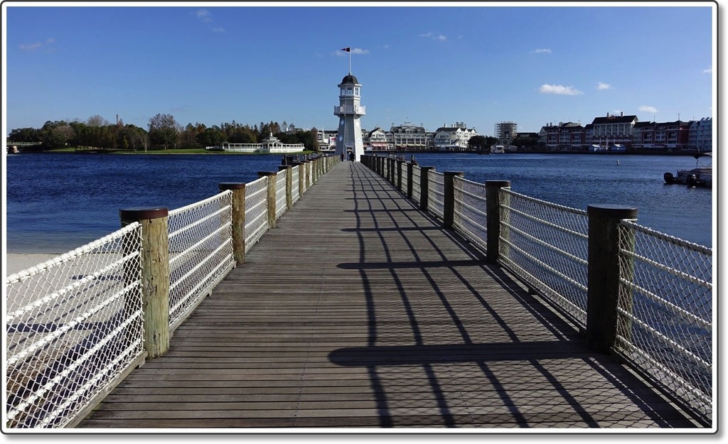 yacht club fishing pier